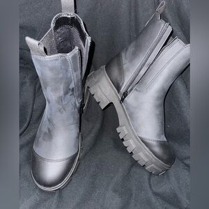 Chelsea Boot Size 8.5 NEW